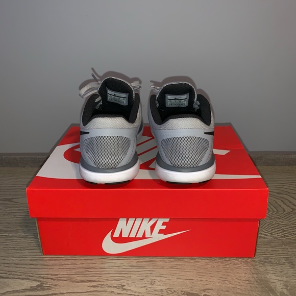 Grey & Black Nike Free Run - Picture 4 of 6